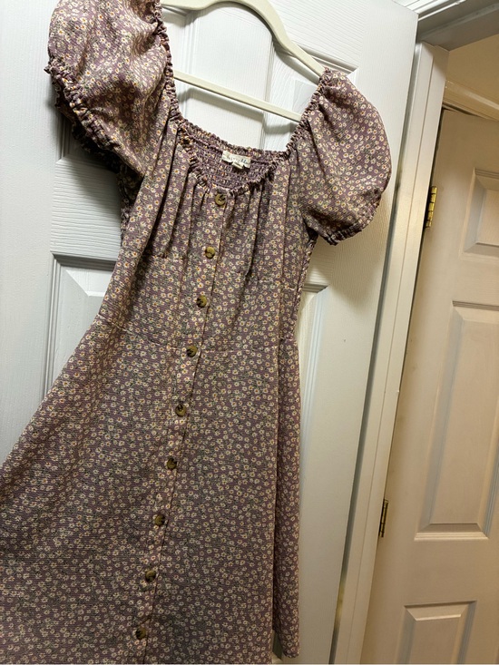 bailey blue Dresses & Skirts - Puff Sleeve Purple Floral Button up mini dress